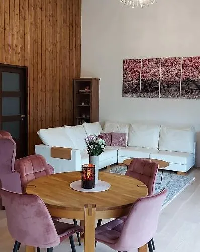 Ravila Puhkemaja * Κουρεσάαρε